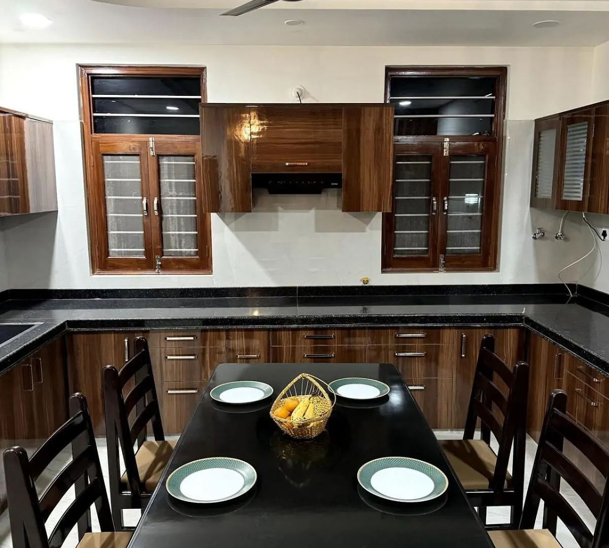 Cozy 2Bhk Homestay In Udaipur City Center With Modern Amenities & Wifi 0*,